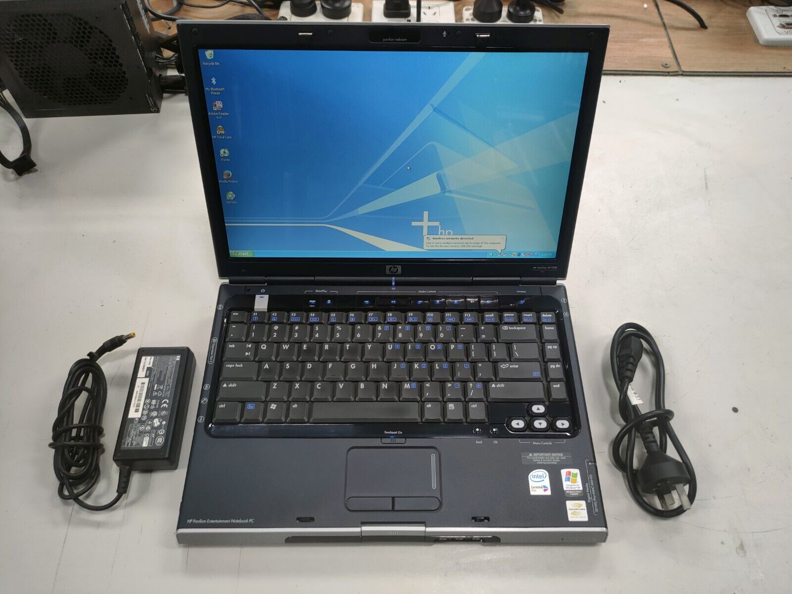 Vintage Windows Xp HP dv1000, 2gb Ram, 80gb HDD, DVD, Wifi